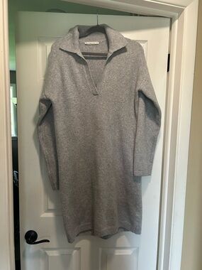 Abercrombie & Fitch Light Gray V-Neck Collared Sweater Dress